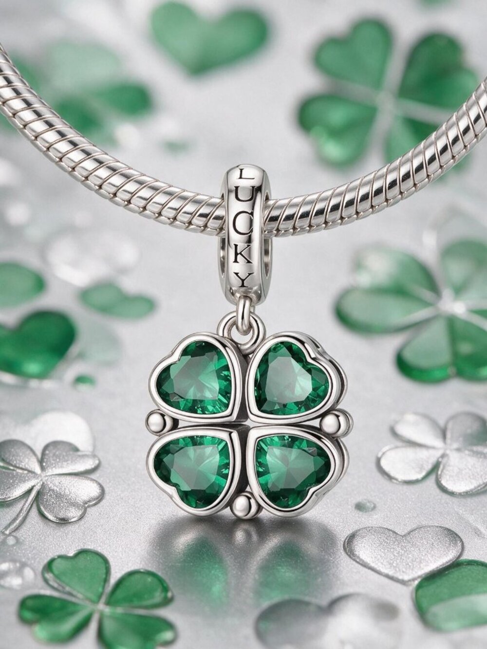 Magnetic Four-Leaf Clover Charm – Green Heart Stones